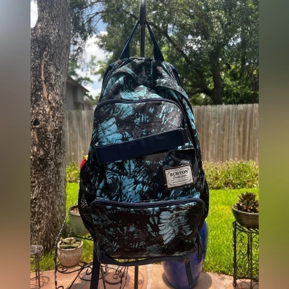 ▶️ Burton ◀️ Black and Blue Back Pack